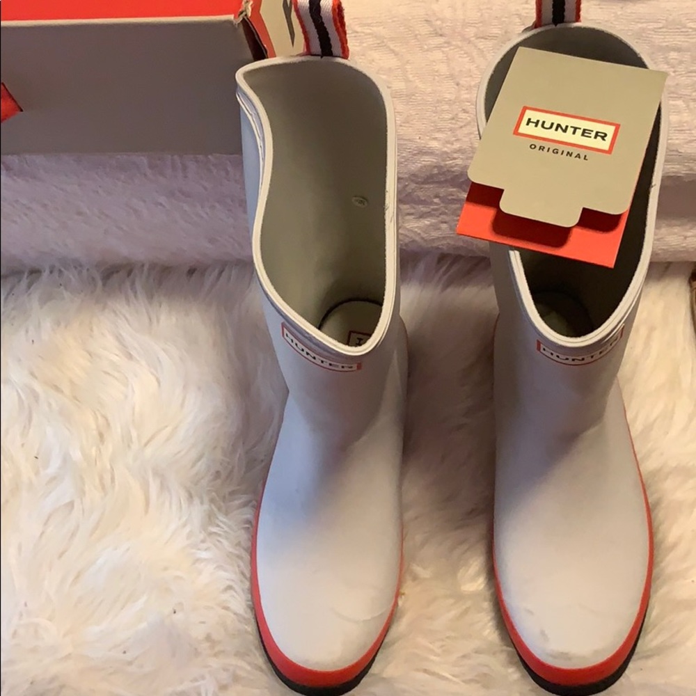 Hunter boots !! Literally wore once US 9!! 200